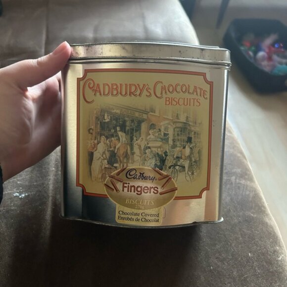 Cadburys Chocolate Biscuits Tin - Picture 1 of 4